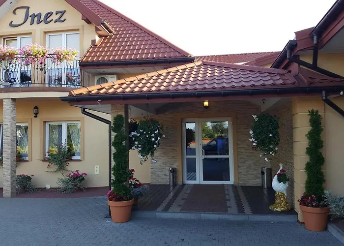 Inez Hotel apartamentowy Lelice